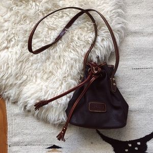 Vintage Dooney and Bourke crossbody bag